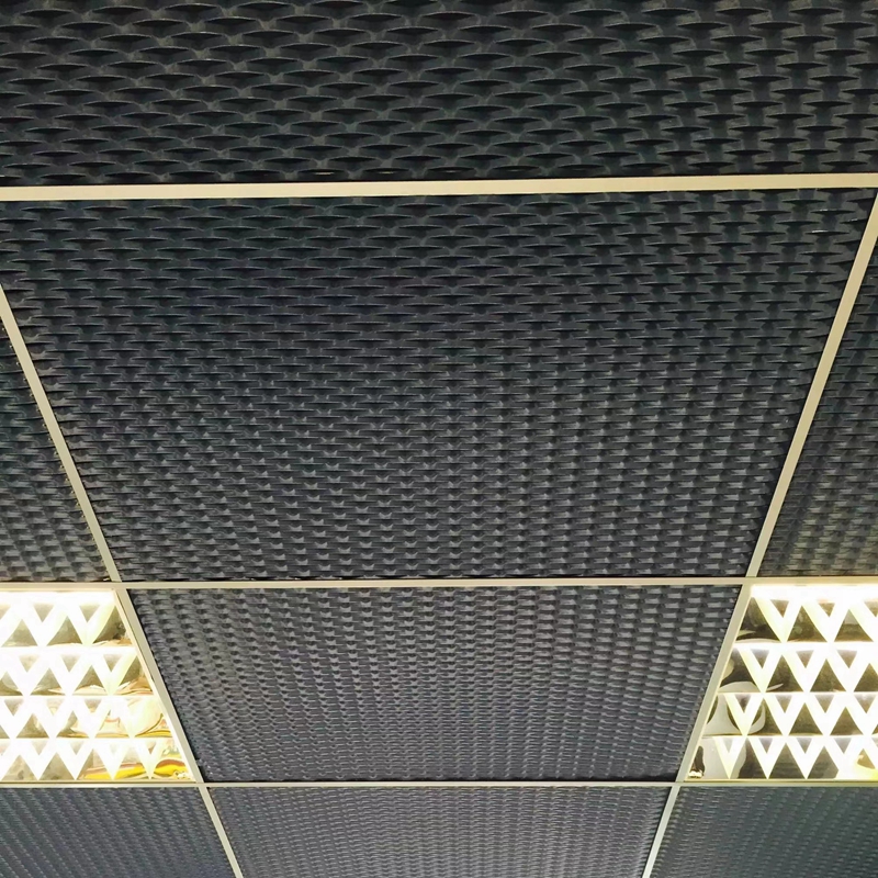 Plafond en treillis métallique déployé