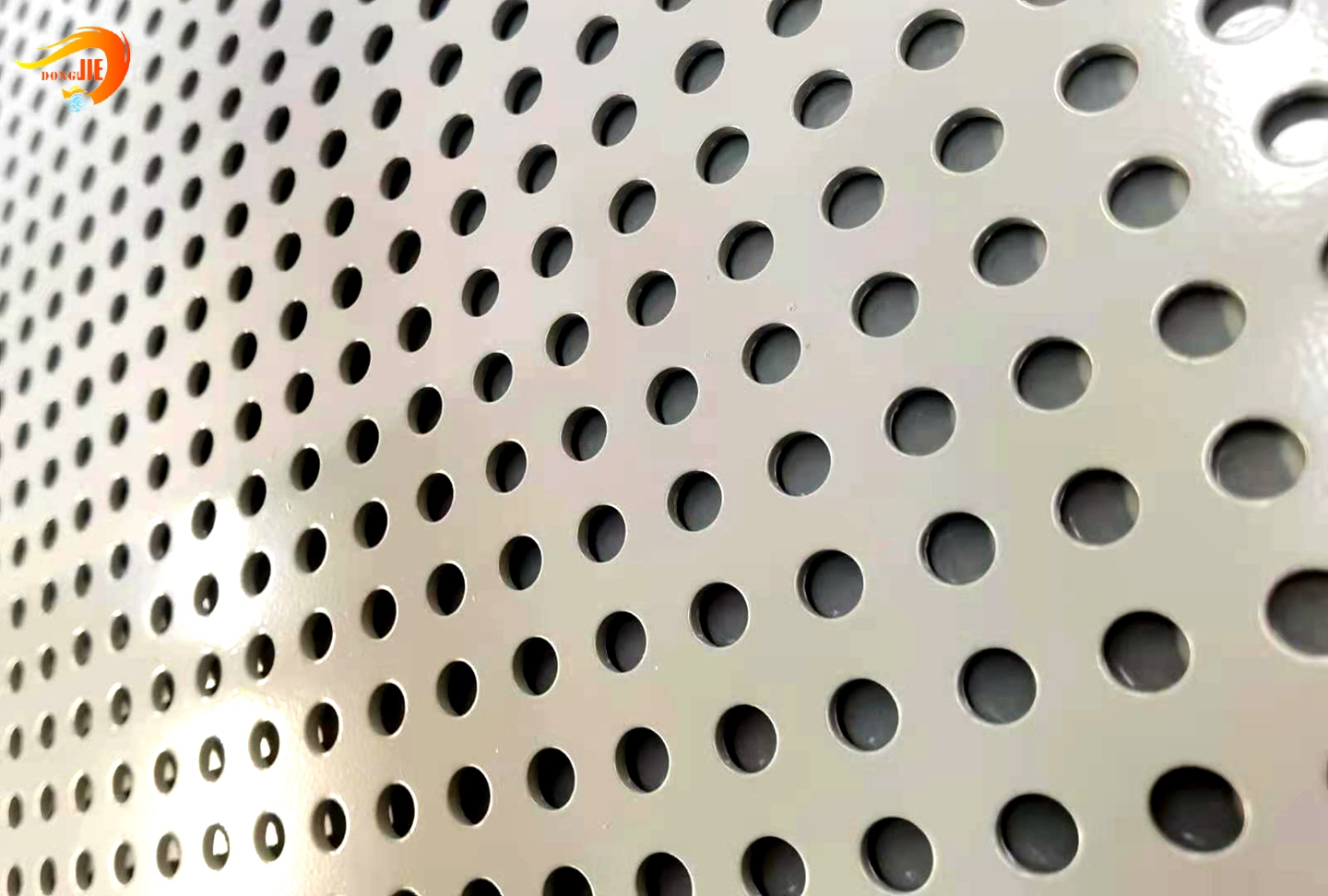 perforirani metal